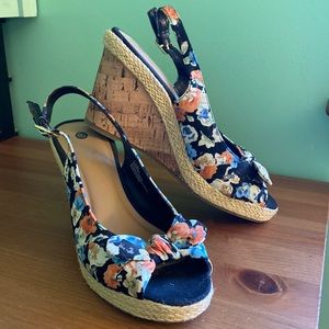Savana floral wedges